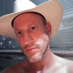 Meet your Posher, Nicholas